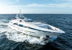 Heesen 3700