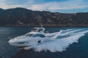 Sports Yacht vs Flybridge: What's the Difference?