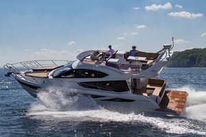 What is a Flybridge Yacht?