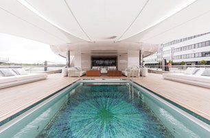 Superyacht-H3-refit-award-aft-pool