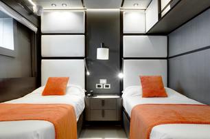 Extra Yachts motor yacht L.A.U.L. twin bed guest cabin 