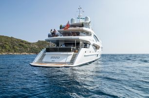 Sunseeker 131 Yacht at anchor stern view