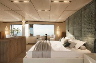 Azimut Magellano 27M motor yacht master cabin with large window 