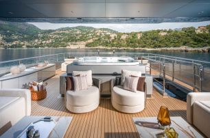 Motor Yacht Sairu sundeck jacuzzi and seating 