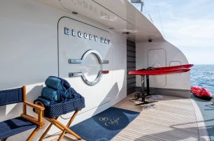 Amels superyacht Calypso beach club with towels 