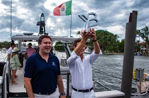 Azimut Verve 48 yachtbuyer Hall of Fame award handover from Jack Haines