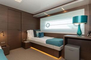 Custom Line yacht Willpower guest cabin with twin beds 