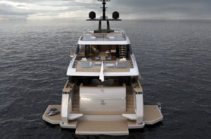Sanlorenzo SD118 aft with opening terraces