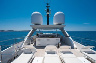 Sanlorenzo motor yacht Kia Ora sundeck with sun pads 