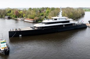 thalassa at anchor in river