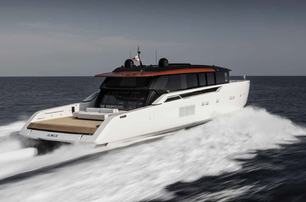 Sanlorenzo SP110 starboard aft quarter deck running shot