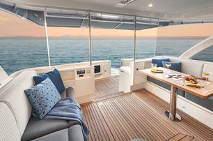 Riviera 46 sports motor yacht aft deck salon