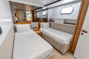 Sanlorenzo motor yacht Gatsby guest cabin with twin beds 