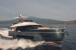 Azimut Magellano 60 starboard shoulder running shot