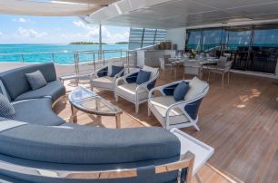 Benetti motor yacht H flybridge aft lounge 