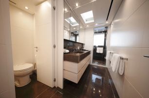 Sanlorenzo motor yacht Naya 7 master cabin ensuite 