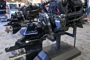 engines and outboard engines at boot Dusseldorf