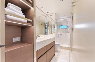 Sanlorenzo motor yacht North en suite with glass shower 