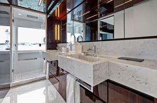 Riva motor yacht Riva Royale master en suite with marble finishes 