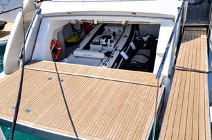 Riva motor yacht No Stress 888 swim platform and tender garage 