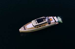 XO-Boats-EXPLR-44-Review-drone-engines-starting