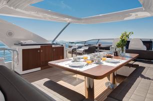 Azimut-Fly-range-flybridge