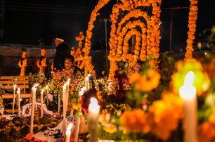 Dia de los muertos table setting