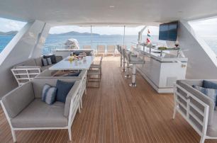 Benetti motor yacht H sundeck with seating 
