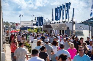 crowd yacht show