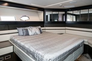  Pershing motor yacht Queen B Sport guest cabin with small window