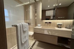  Sanlorenzo motor yacht Phoenician guest bathroom with glass shower