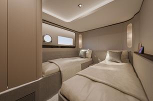Horizon V74 EVO motor yacht guest cabin with twin beds 