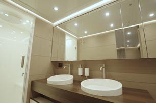 AB-100-Review-owner-cabin-ensuite