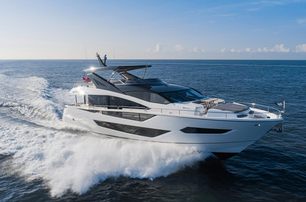 Sunseeker 88 Yacht underway