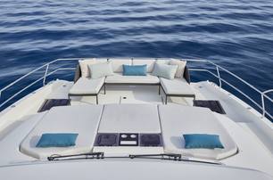 Prestige-M48-Foredeck