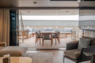 Motor yacht K2 flybridge lounge area