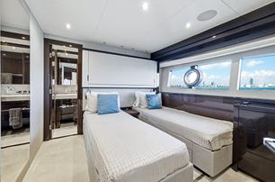 Pura Vida twin cabin with large window