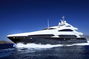 motor cruiser yacht for charter