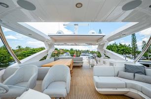 Sunseeker motor yacht Tatis sundeck seating 