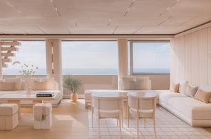 Azimut Magellano 27M motor yacht saloon lounge view of table 