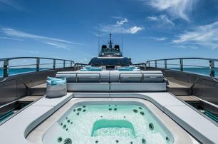 Riva motor yacht Janus Navem foredeck jacuzzi 