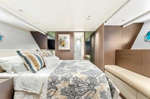 Sanlorenzo motor yacht North guest cabin with en suite 