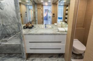 Benetti motor yacht H master en suite with marble interior 