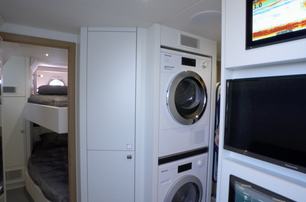 Sunseeker-88-Yacht-laundry