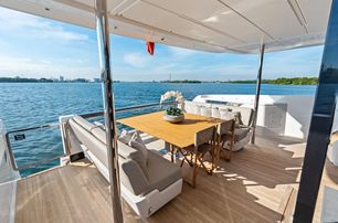 beso aft deck dining area