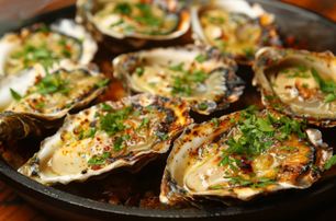 oysters and fine dining at boat show