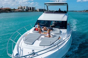 Princess-F-Class-foredeck-lifestyle