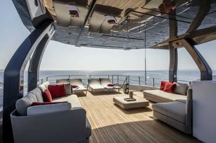 Custom Line Navetta 33 upper deck salon