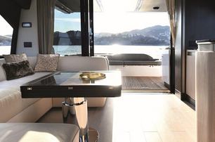 The contemporary interior of an Azimut S6 from the S Collection.