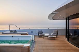 Sanlorenzo superyacht Lemon Tree foredeck pool 